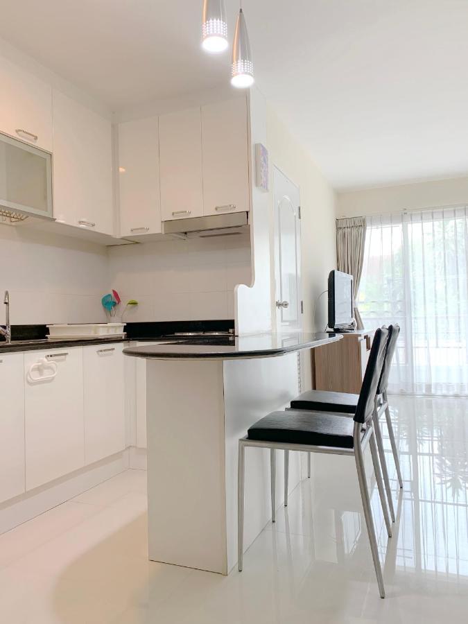Charming Resident At Ekkamai From Studio Unit Up To 2 Bedroom Apartment Bangkok Eksteriør billede
