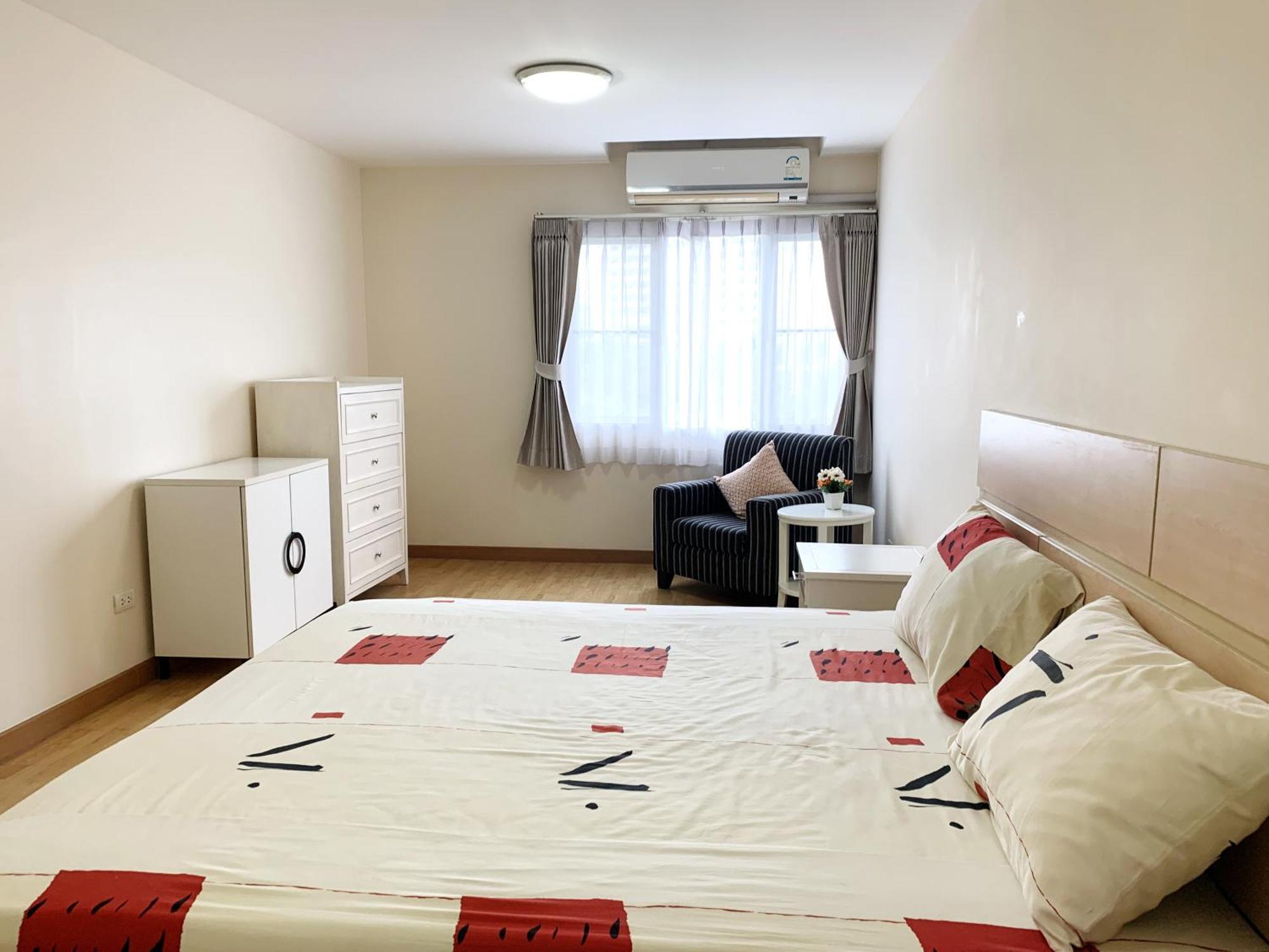 Charming Resident At Ekkamai From Studio Unit Up To 2 Bedroom Apartment Bangkok Eksteriør billede